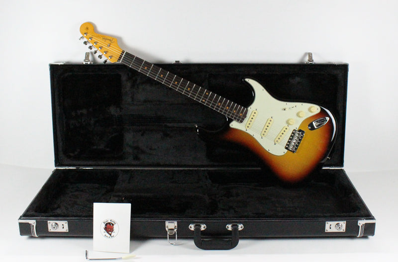 Fender American Vintage II 1961 Stratocaster 3-Tone Sunburst USA Strat